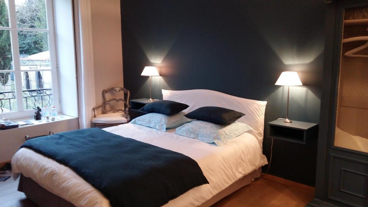 Entre Hotes La Rochelle  Luaran gambar